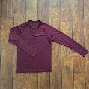 lululemon men’s Metal Vent Tech Henley in Merlot